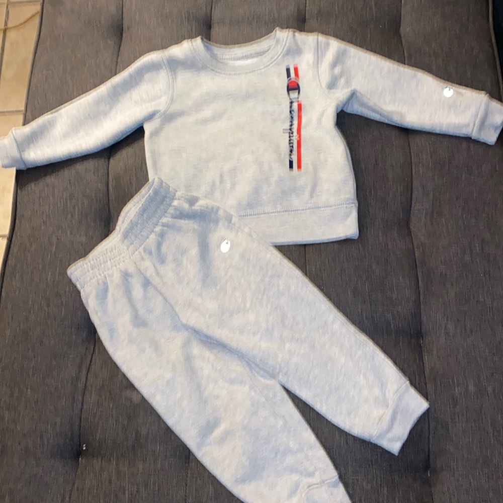 Champion outfit size 3T